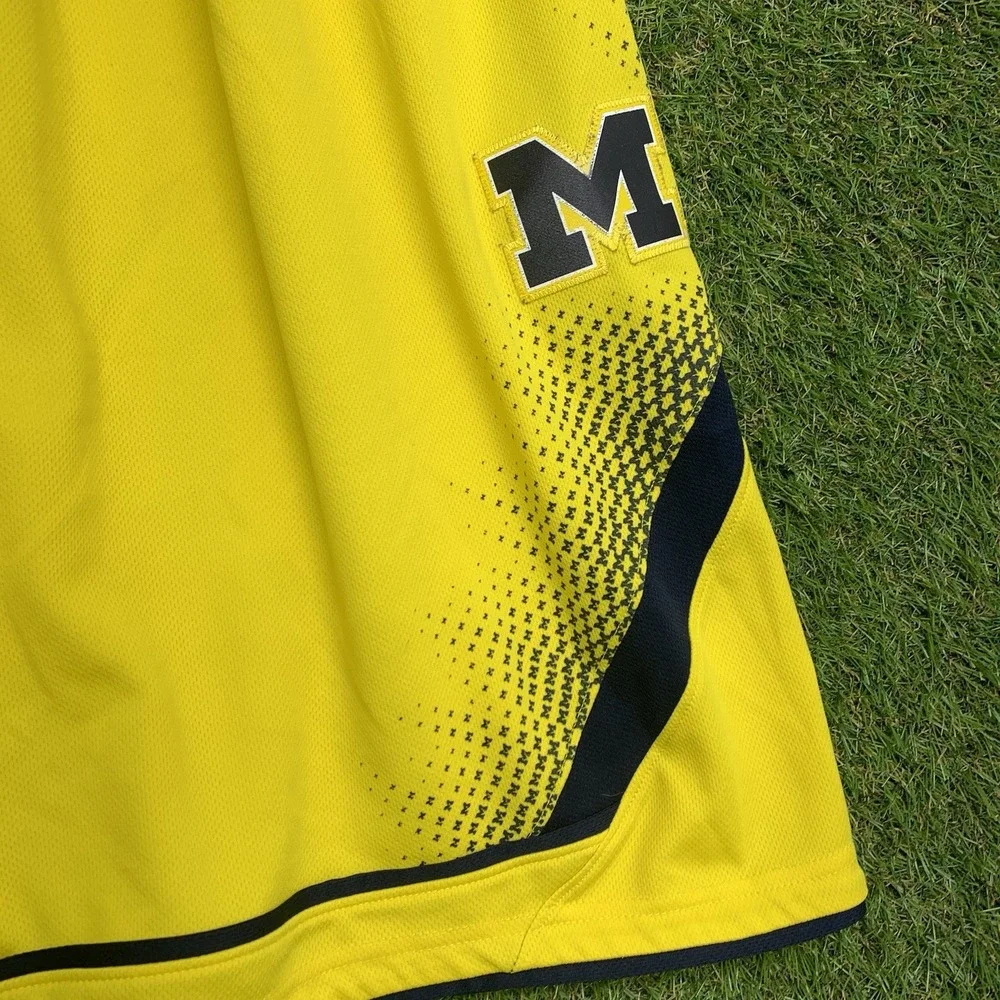 Michigan Wolverines adidas Shorts Mens Medium Yellow Drawstring Sportswear